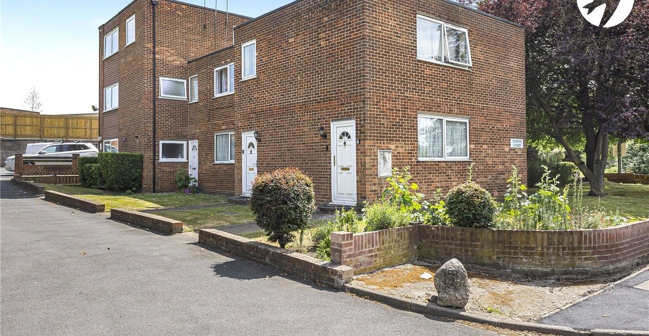 2 bedroom property for sale in London Road | Robinson Jackson