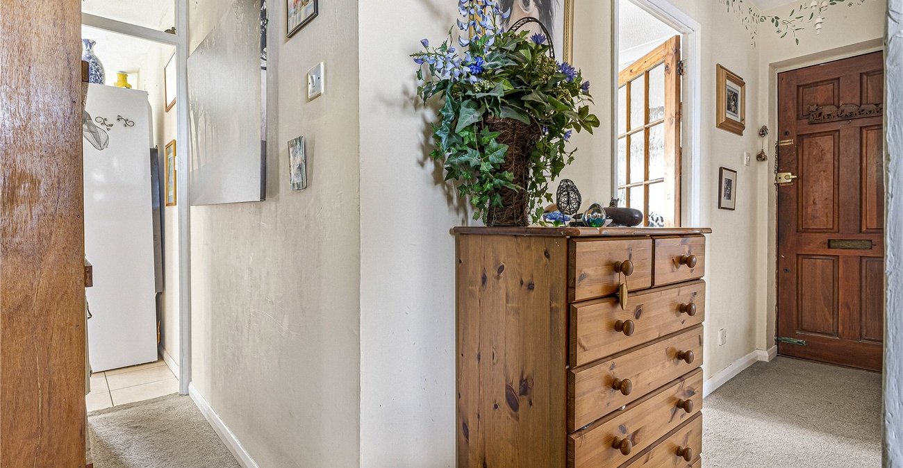 2 bedroom property for sale in London Road | Robinson Jackson