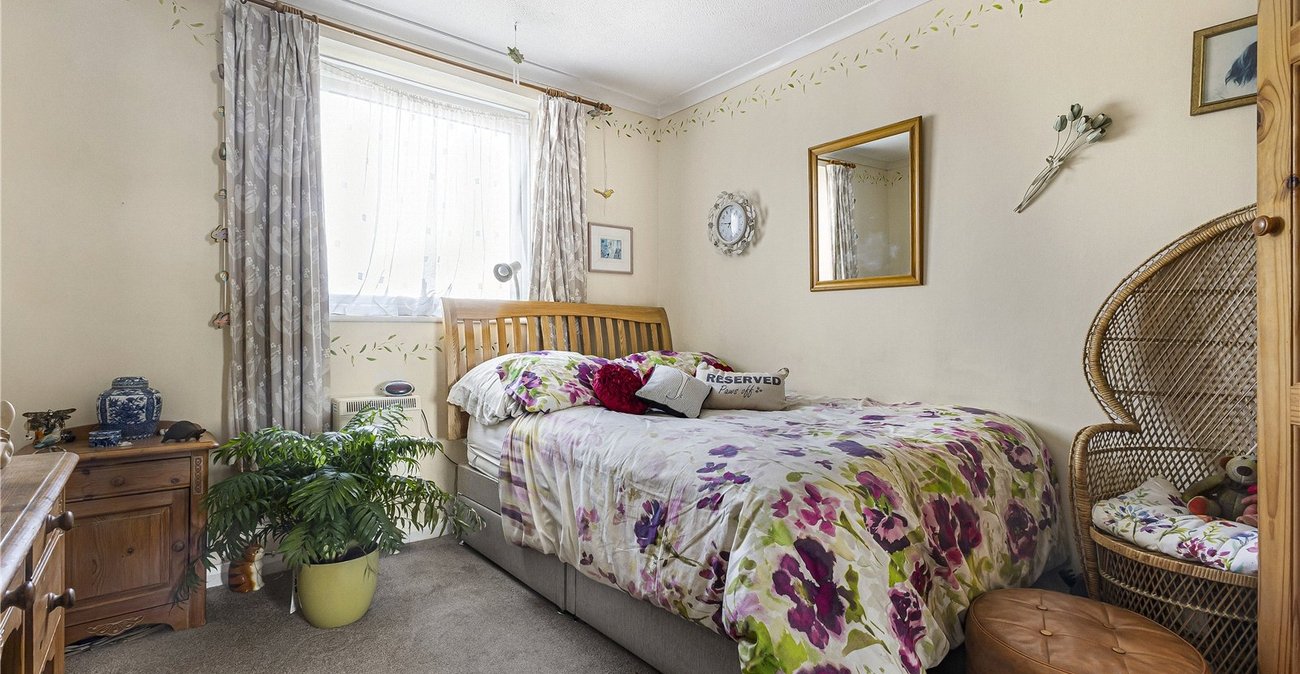 2 bedroom property for sale in London Road | Robinson Jackson