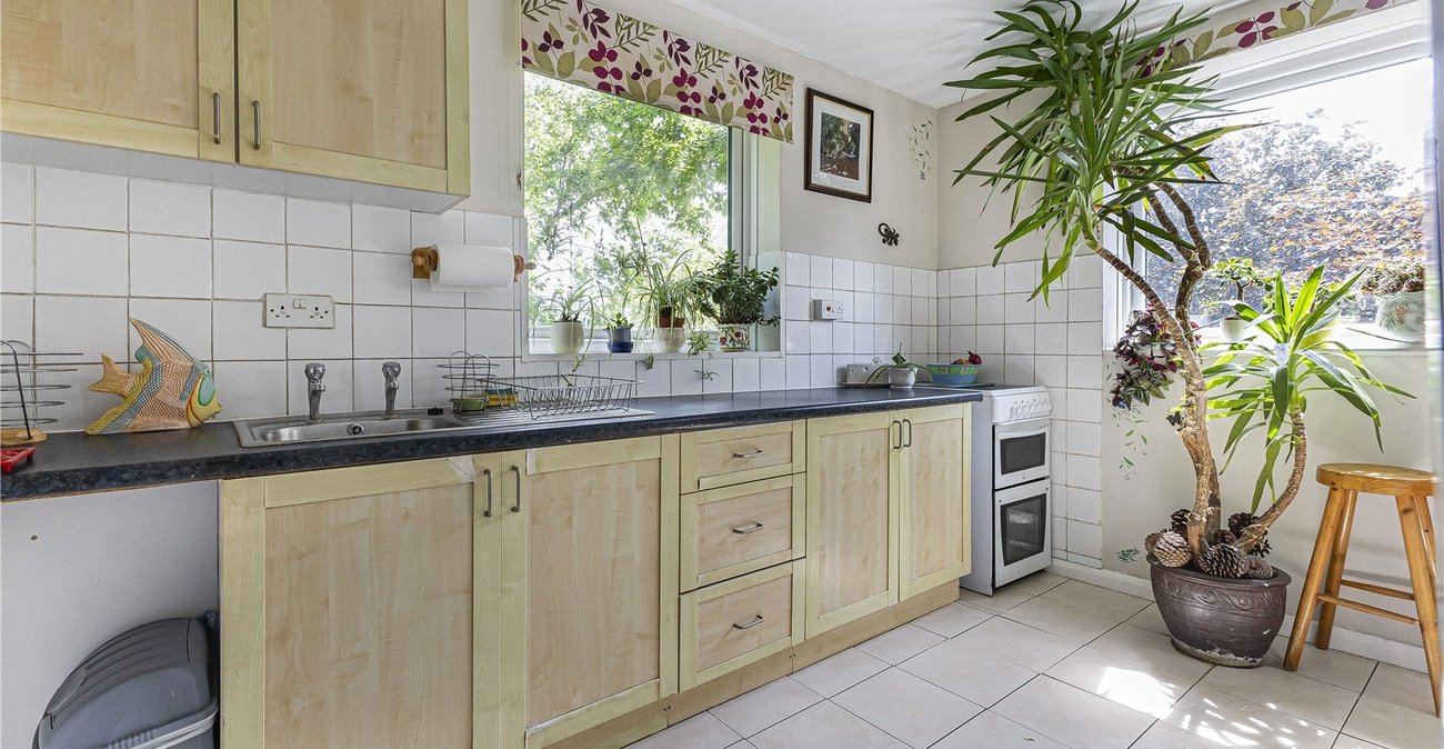 2 bedroom property for sale in London Road | Robinson Jackson