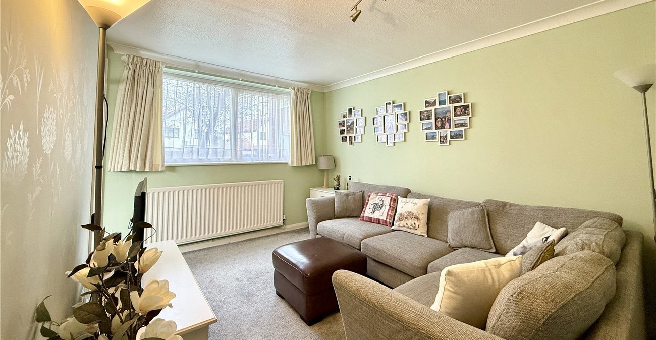 2 bedroom property for sale in London Road | Robinson Jackson
