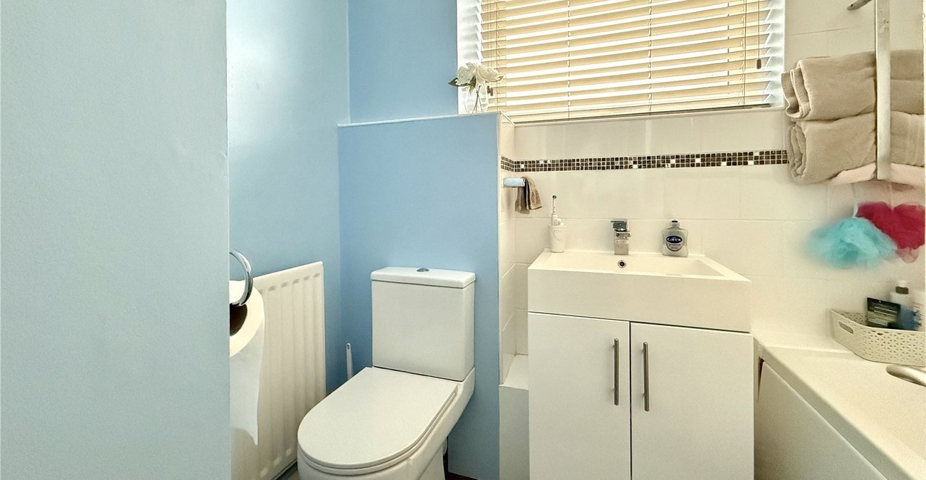 2 bedroom property for sale in London Road | Robinson Jackson