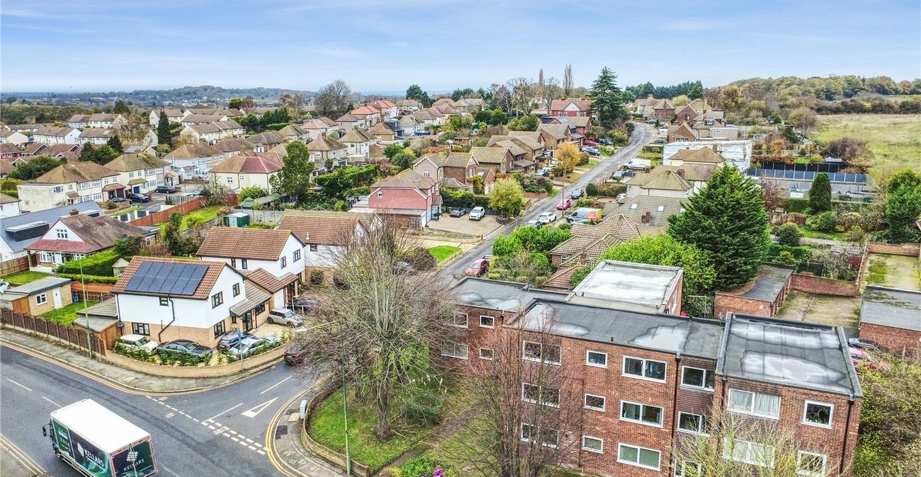 2 bedroom property for sale in London Road | Robinson Jackson