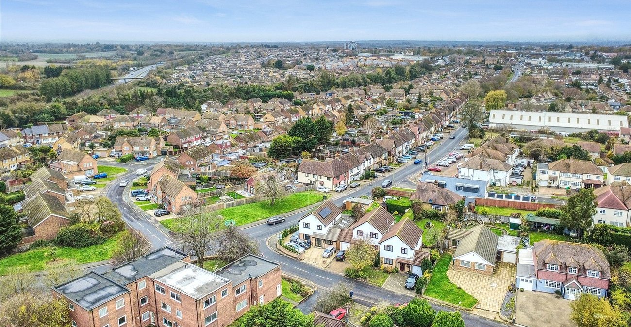 2 bedroom property for sale in London Road | Robinson Jackson