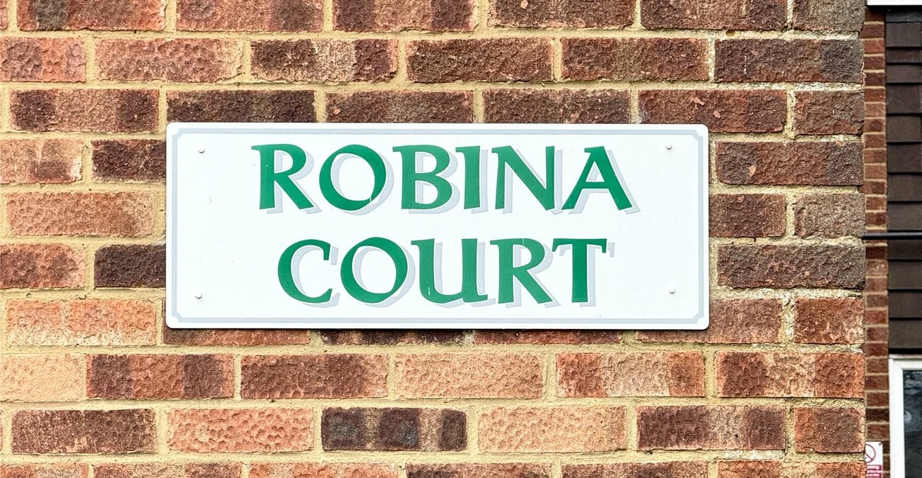 2 bedroom property for sale in London Road | Robinson Jackson