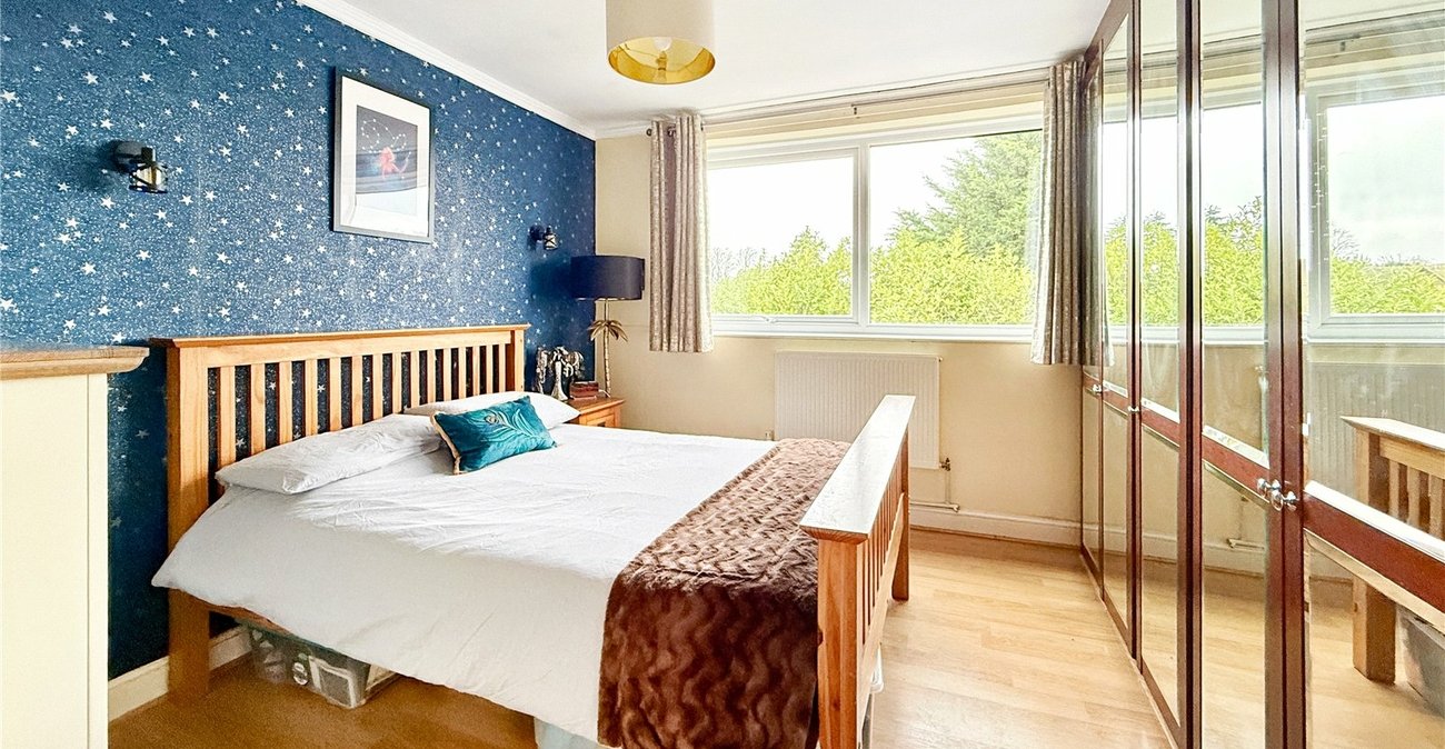 2 bedroom property for sale in London Road | Robinson Jackson