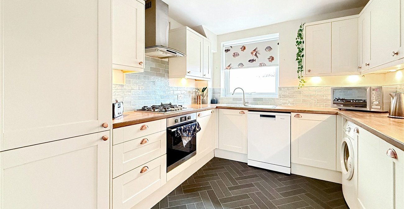 2 bedroom property for sale in London Road | Robinson Jackson