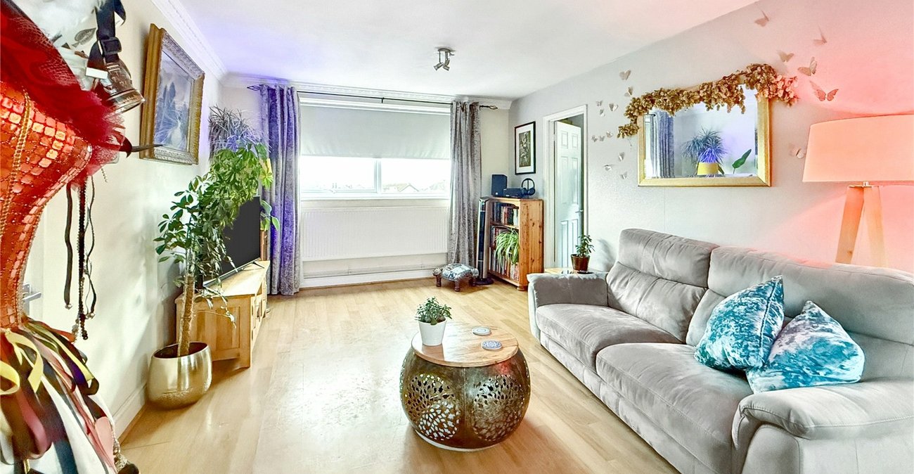 2 bedroom property for sale in London Road | Robinson Jackson