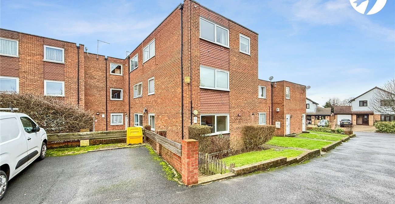 2 bedroom property for sale in London Road | Robinson Jackson