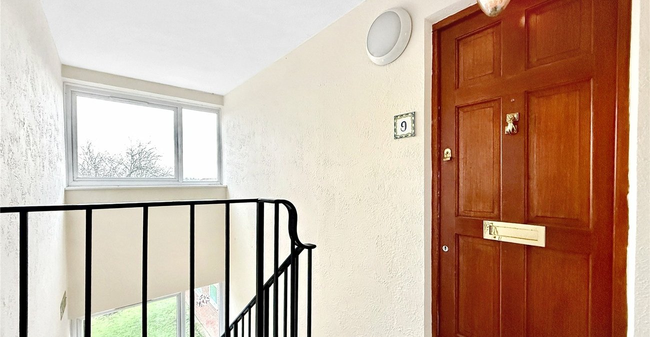 2 bedroom property for sale in London Road | Robinson Jackson