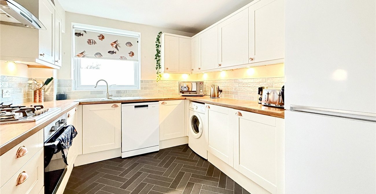 2 bedroom property for sale in London Road | Robinson Jackson