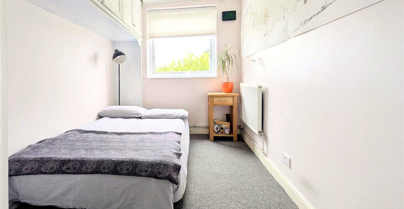 2 bedroom property for sale in London Road | Robinson Jackson