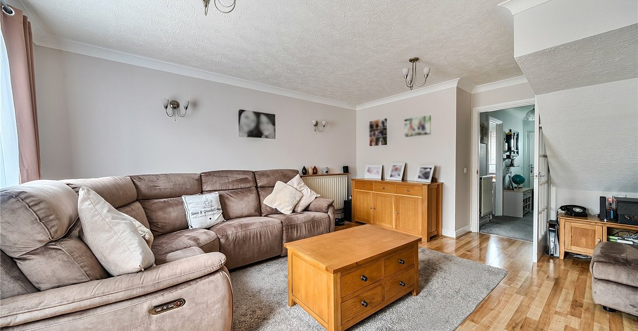 3 bedroom house for sale in London | Robinson Jackson