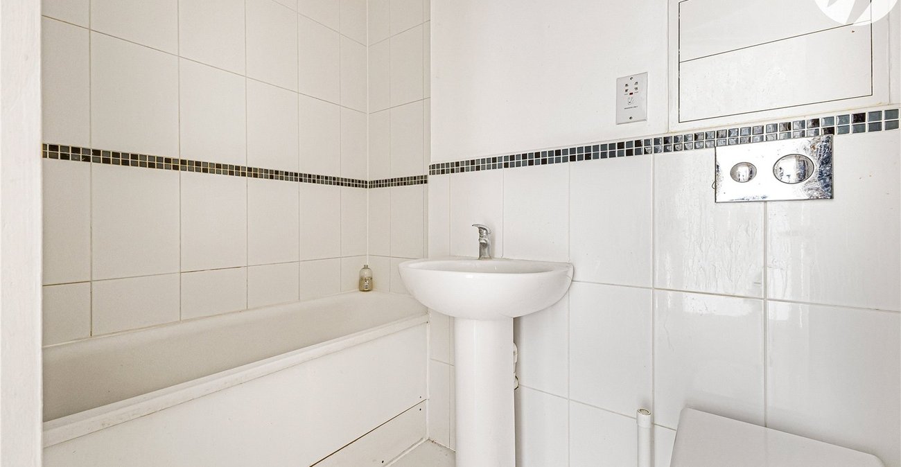 3 bedroom house for sale in Northfleet | Robinson Michael & Jackson