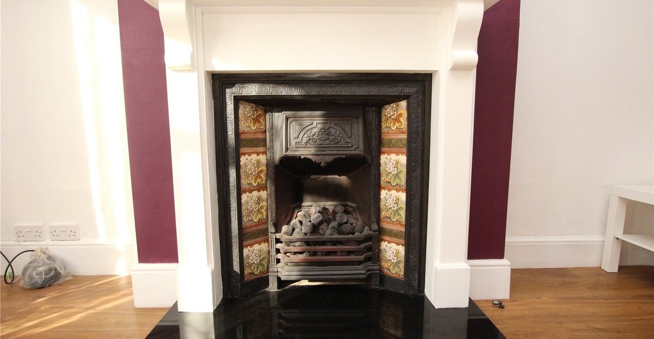 2 bedroom house for sale in London | Robinson Jackson