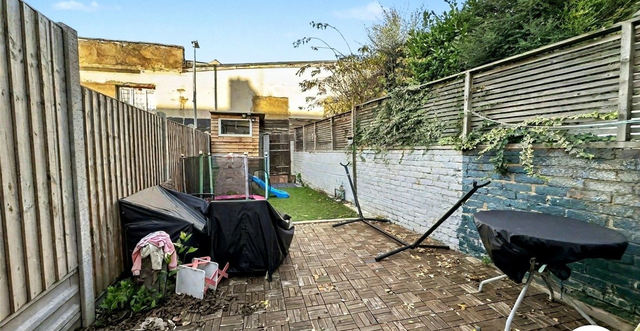 3 bedroom house for sale in Rochester | Robinson Michael & Jackson