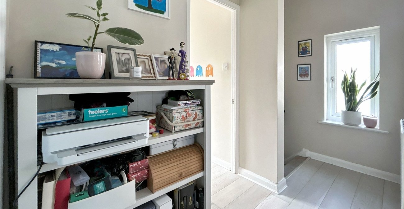 2 bedroom property for sale in Blackfen | Robinson Jackson