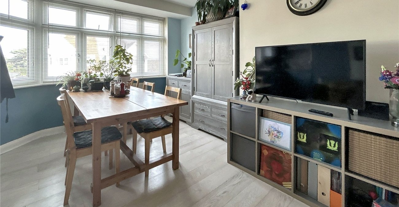 2 bedroom property for sale in Blackfen | Robinson Jackson