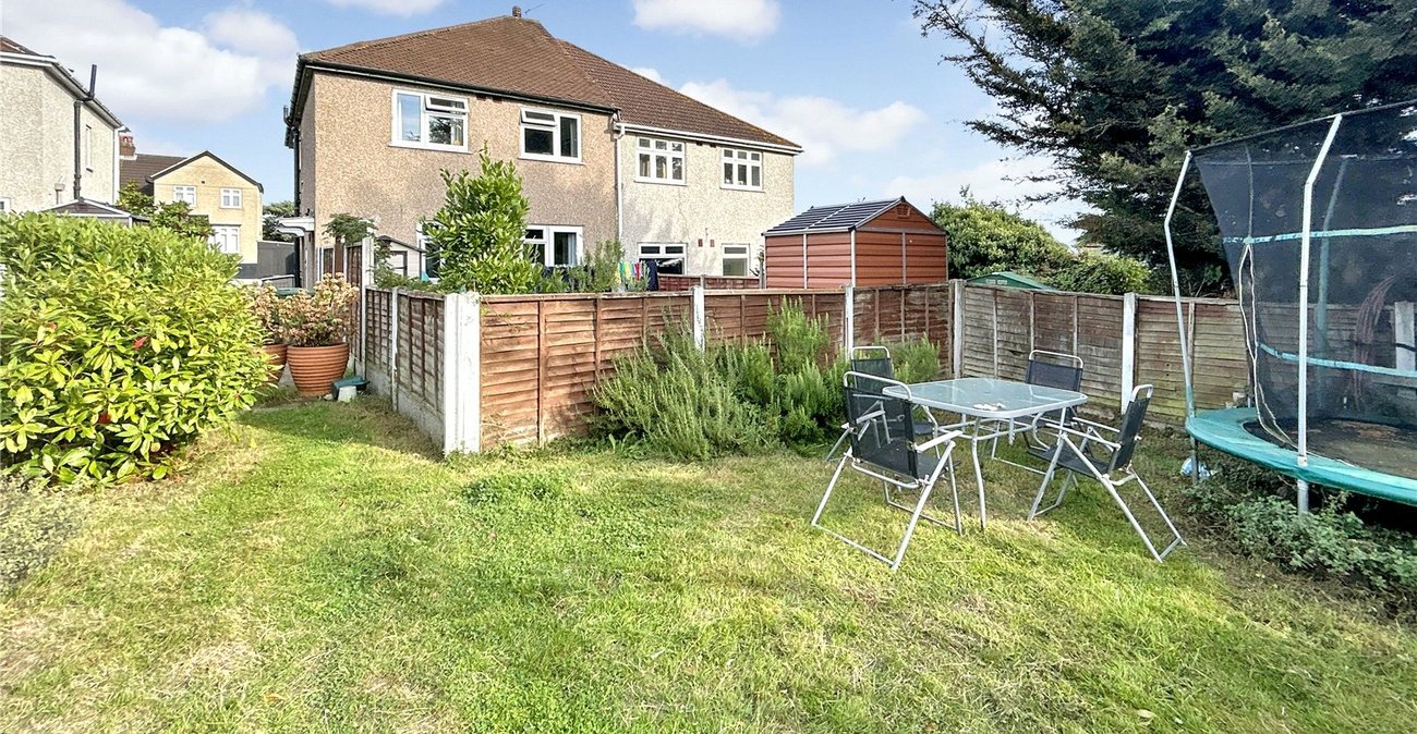 2 bedroom property for sale in Blackfen | Robinson Jackson