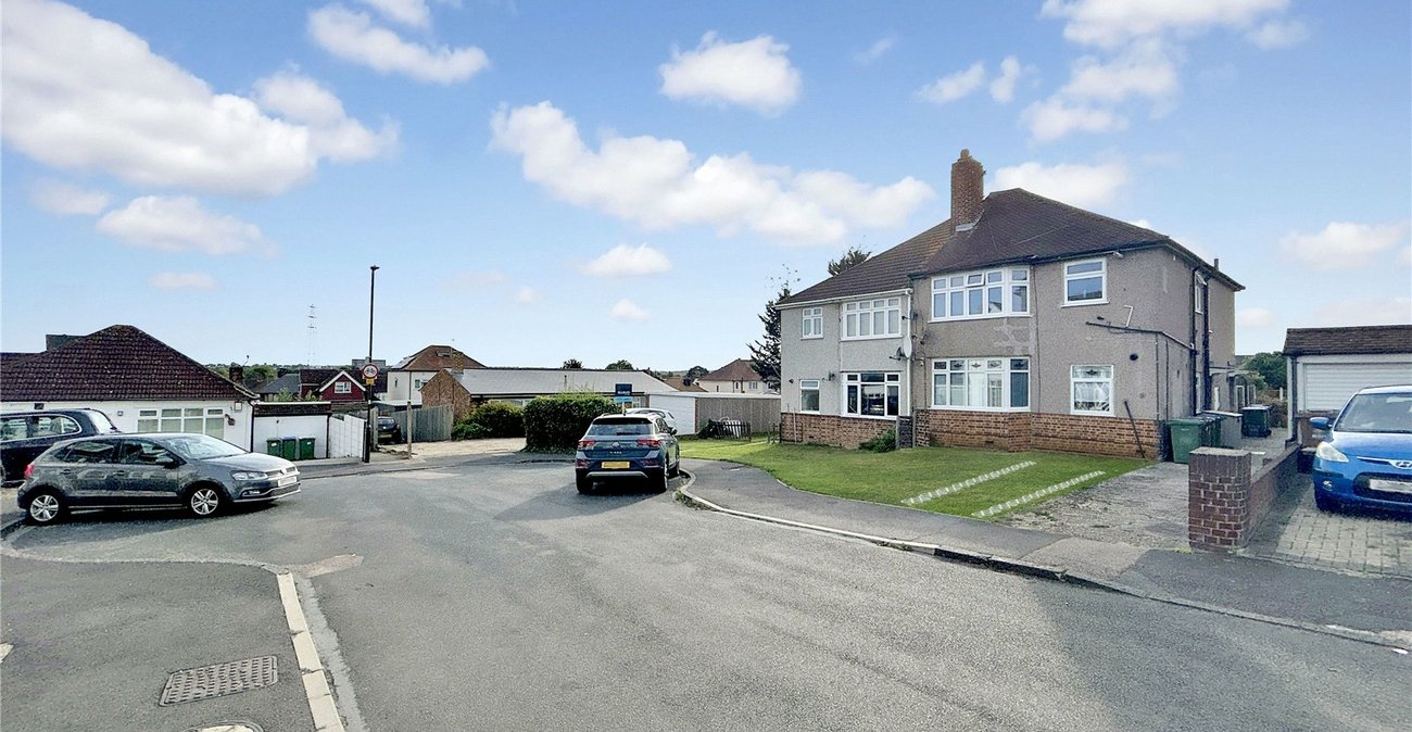 2 bedroom property for sale in Blackfen | Robinson Jackson