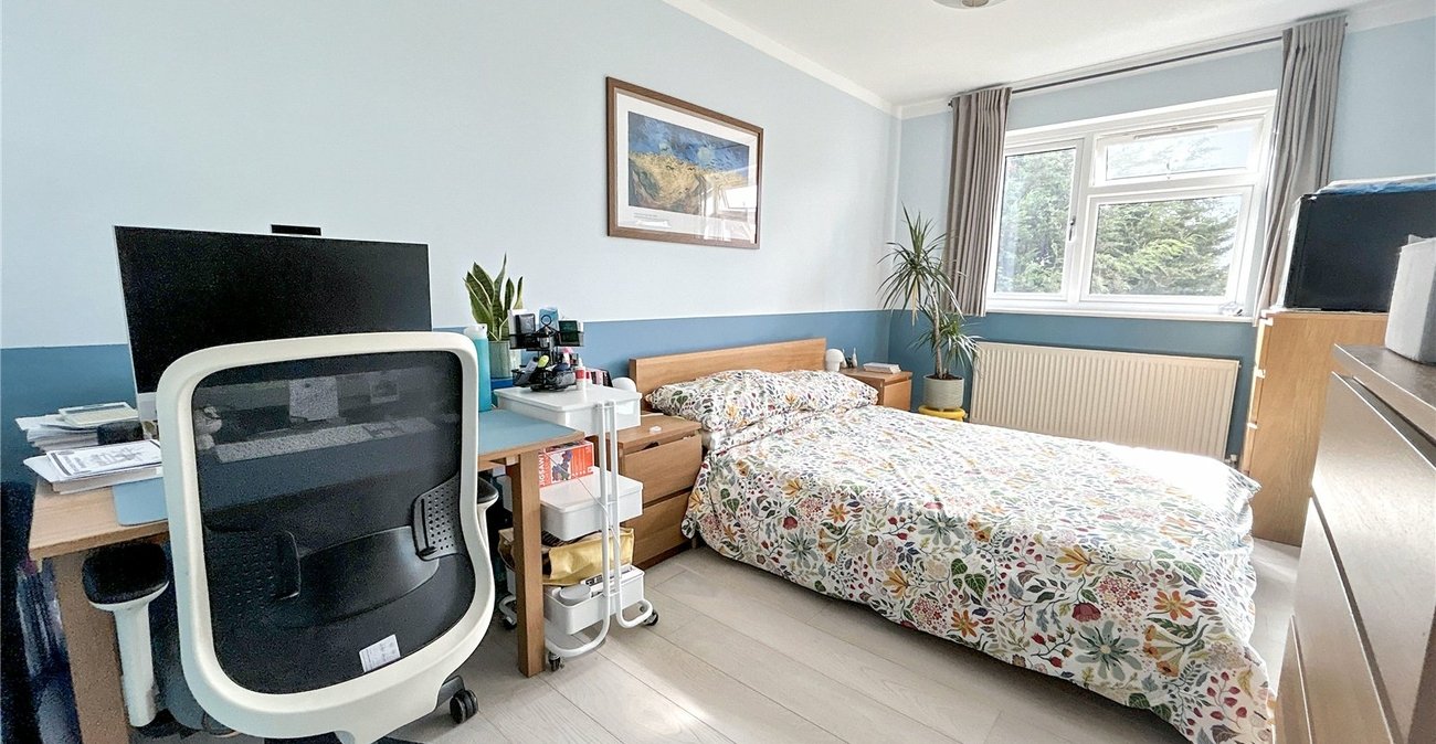 2 bedroom property for sale in Blackfen | Robinson Jackson