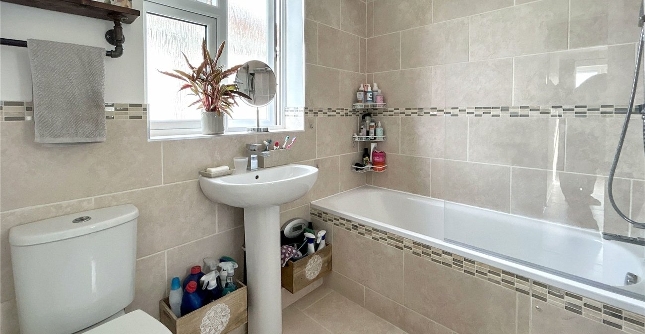 2 bedroom property for sale in Blackfen | Robinson Jackson