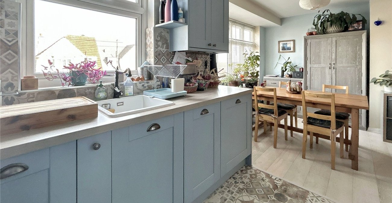 2 bedroom property for sale in Blackfen | Robinson Jackson