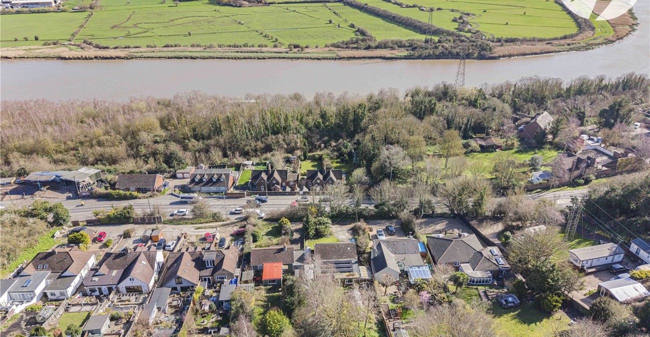 3 bedroom bungalow for sale in Cuxton | Robinson Michael & Jackson