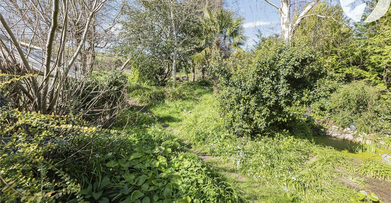 3 bedroom bungalow for sale in Cuxton | Robinson Michael & Jackson