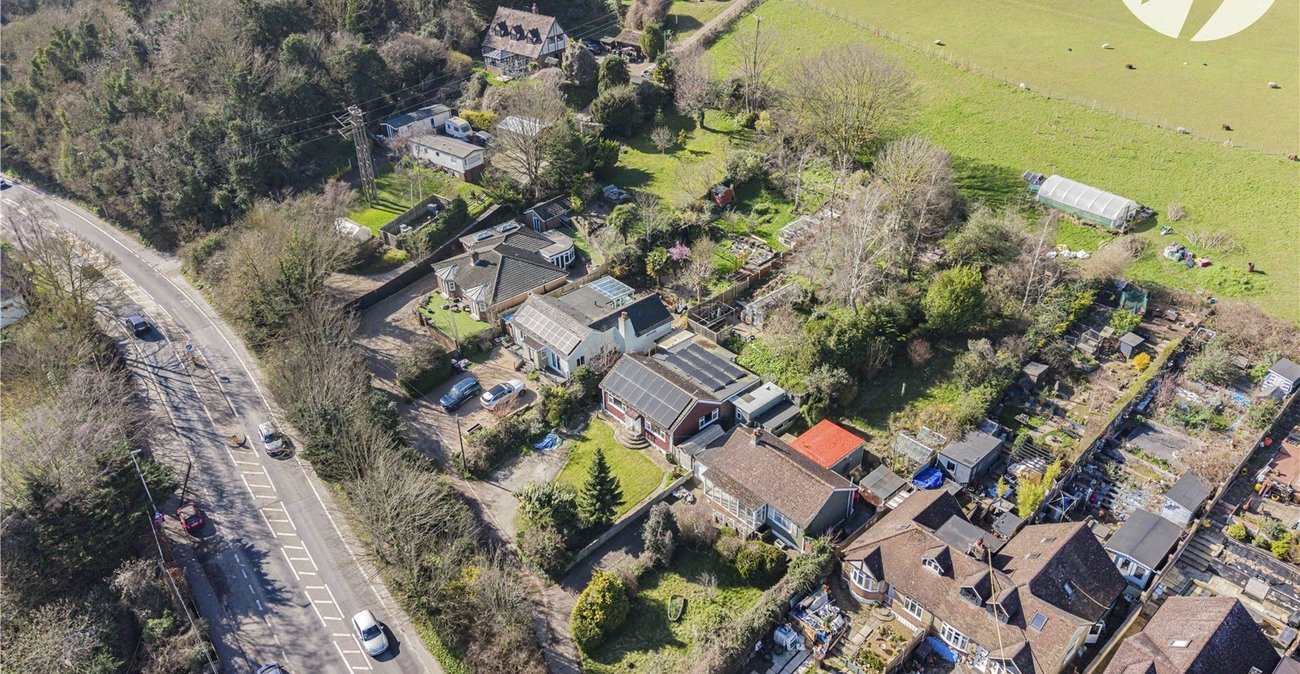 3 bedroom bungalow for sale in Cuxton | Robinson Michael & Jackson