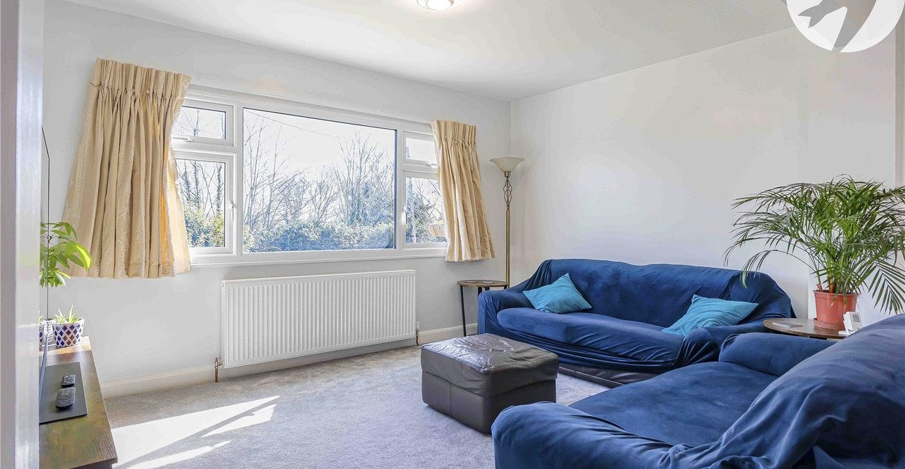 3 bedroom bungalow for sale in Cuxton | Robinson Michael & Jackson