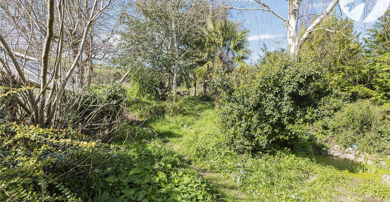 3 bedroom bungalow for sale in Cuxton | Robinson Michael & Jackson