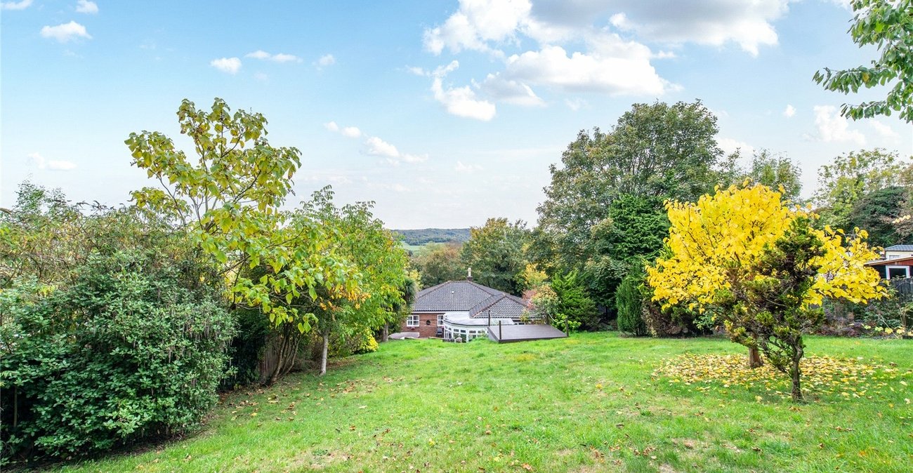 4 bedroom bungalow for sale in Cuxton | Robinson Michael & Jackson