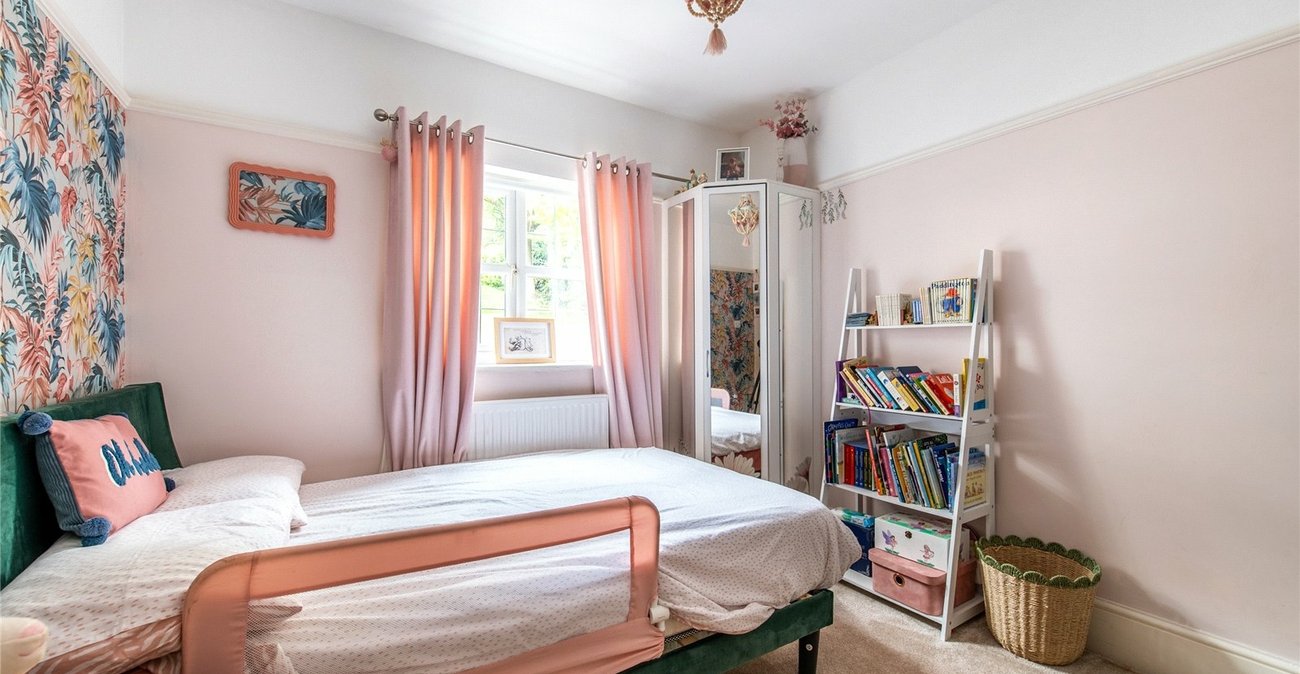 4 bedroom bungalow for sale in Cuxton | Robinson Michael & Jackson