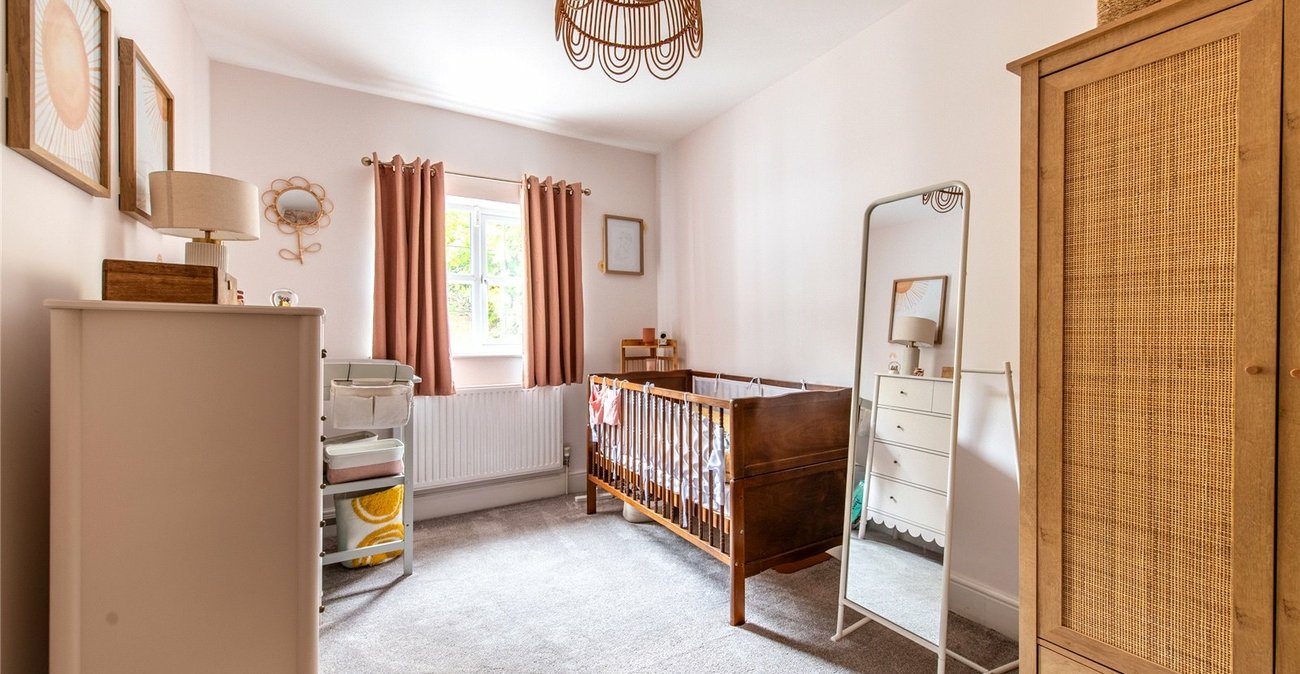 4 bedroom bungalow for sale in Cuxton | Robinson Michael & Jackson