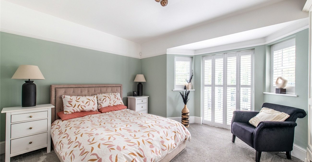 4 bedroom bungalow for sale in Cuxton | Robinson Michael & Jackson