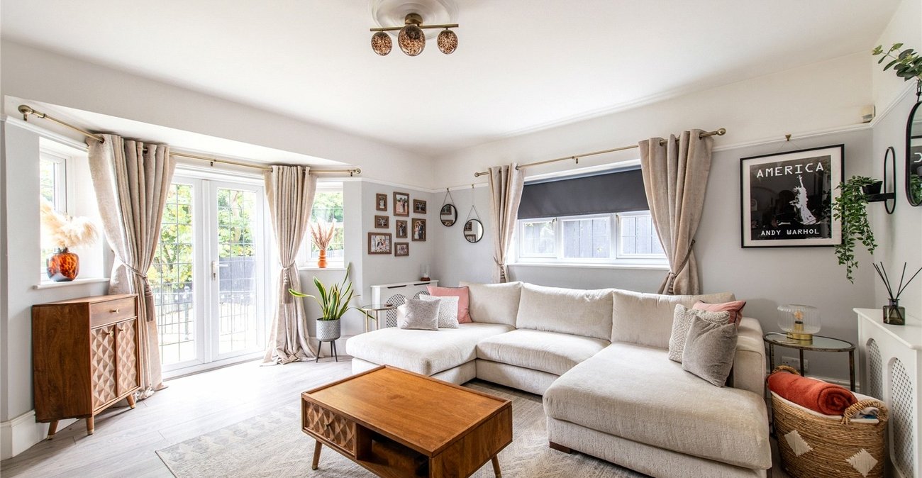 4 bedroom bungalow for sale in Cuxton | Robinson Michael & Jackson