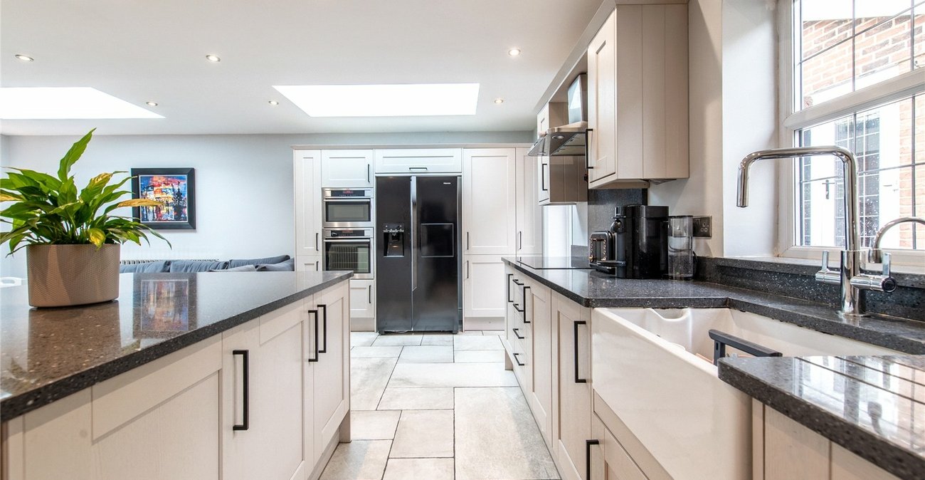 4 bedroom bungalow for sale in Cuxton | Robinson Michael & Jackson