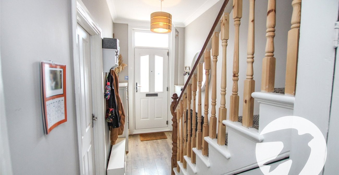 3 bedroom house for sale in London | Robinson Jackson