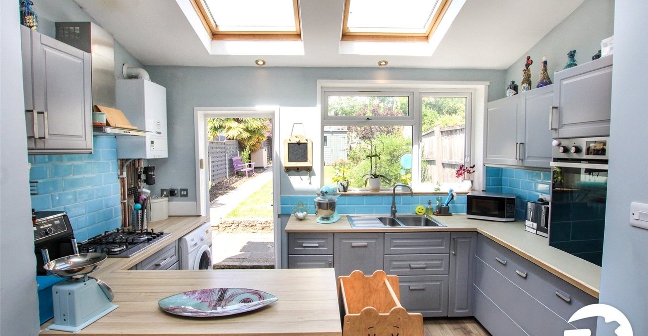 3 bedroom house for sale in London | Robinson Jackson