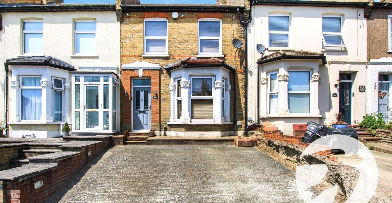 3 bedroom house for sale in London | Robinson Jackson