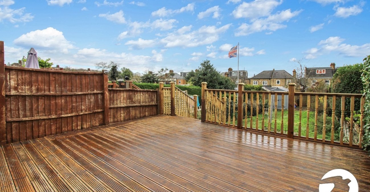 3 bedroom house for sale in London | Robinson Jackson