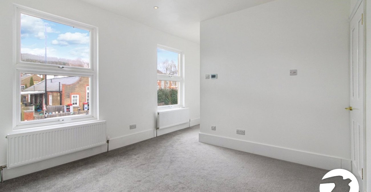 3 bedroom house for sale in London | Robinson Jackson