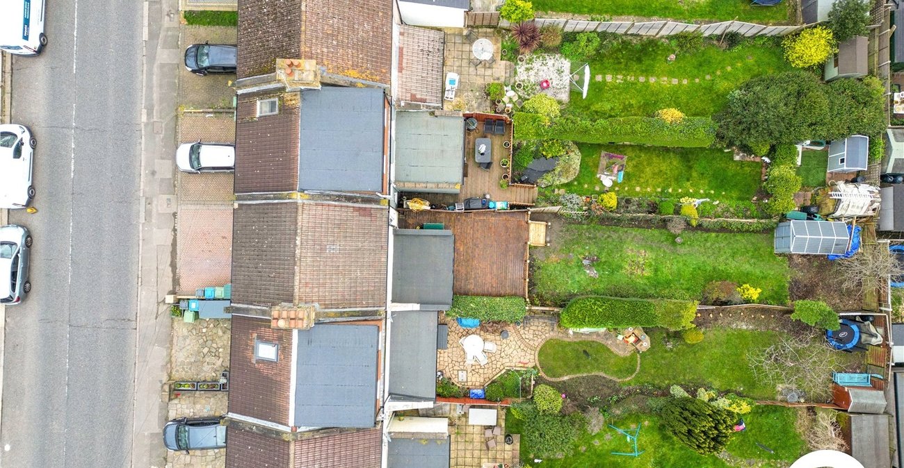 3 bedroom house for sale in London | Robinson Jackson