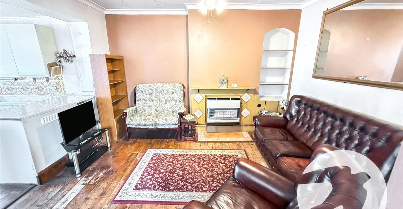 5 bedroom house for sale in London | Robinson Jackson