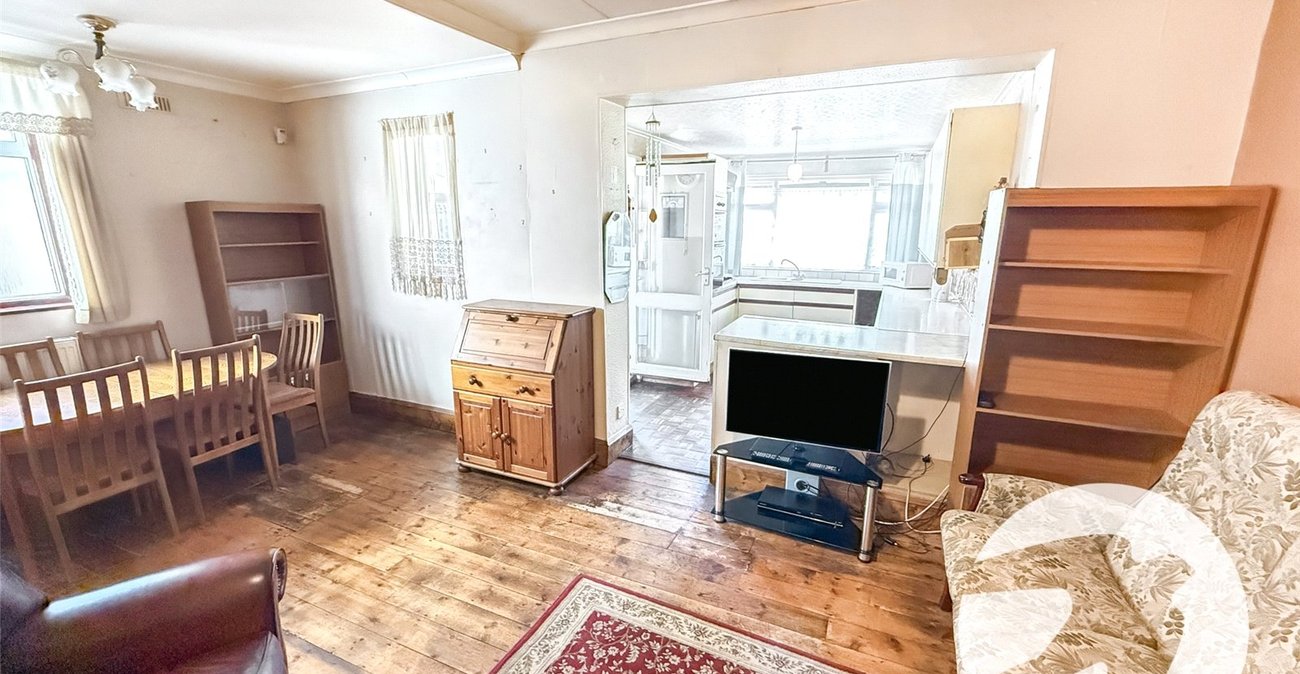 5 bedroom house for sale in London | Robinson Jackson