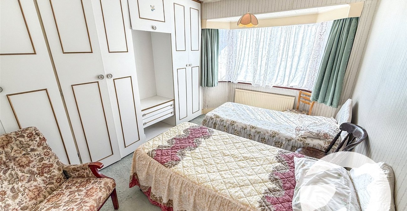 5 bedroom house for sale in London | Robinson Jackson