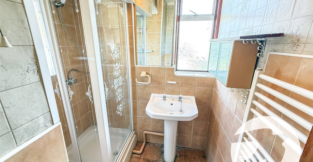 5 bedroom house for sale in London | Robinson Jackson