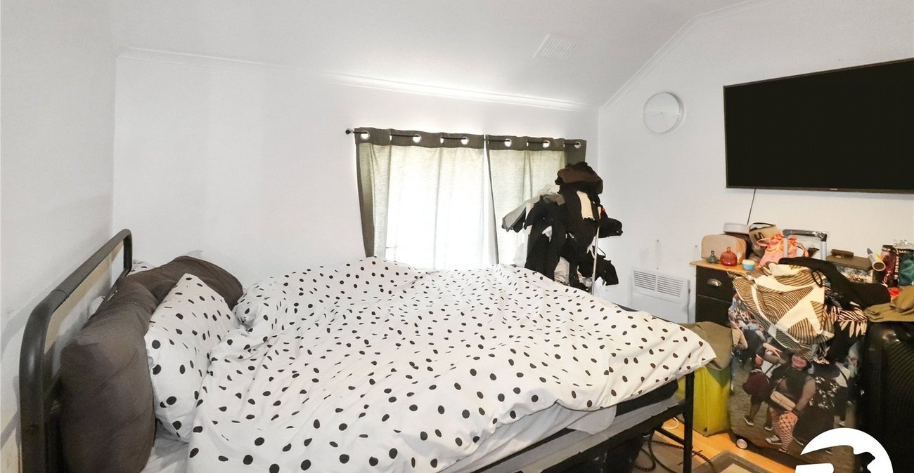 1 bedroom house for sale in London | Robinson Jackson