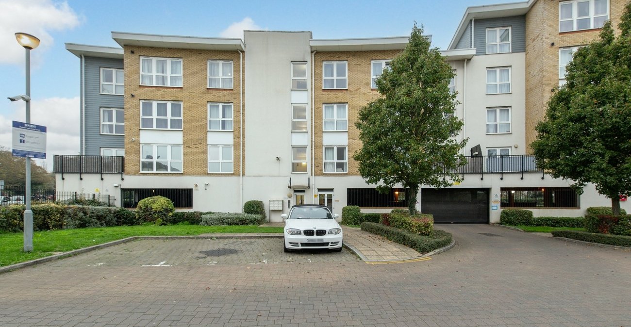 2 bedroom property for sale in Gravesend | Robinson Michael & Jackson